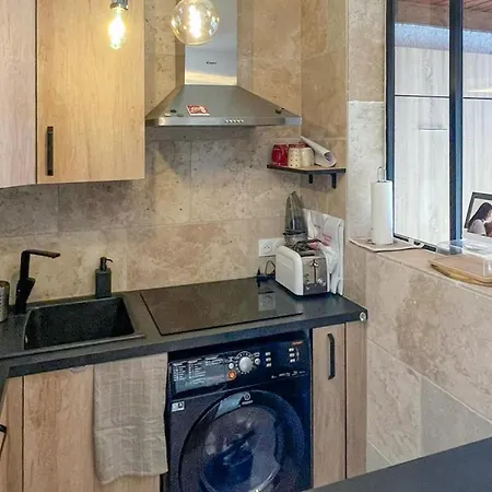 1 Bedroom Beautiful In 아파트